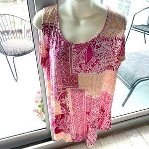 GUC XXL JM Collection Pink Paisely Print Cold Shoulder Top Plus Women